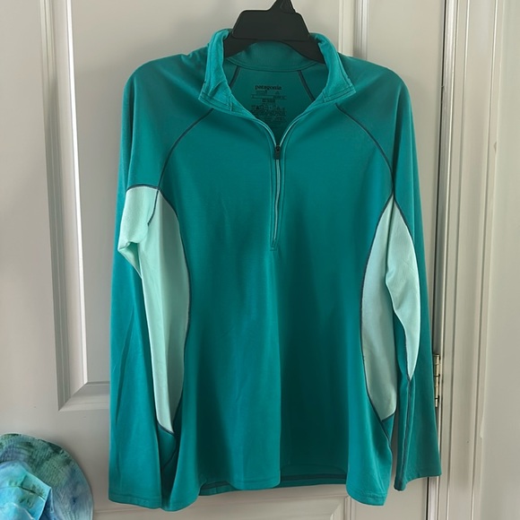 Patagonia Tops - Patagonia Capilene Midweight Zip-Neck Top L